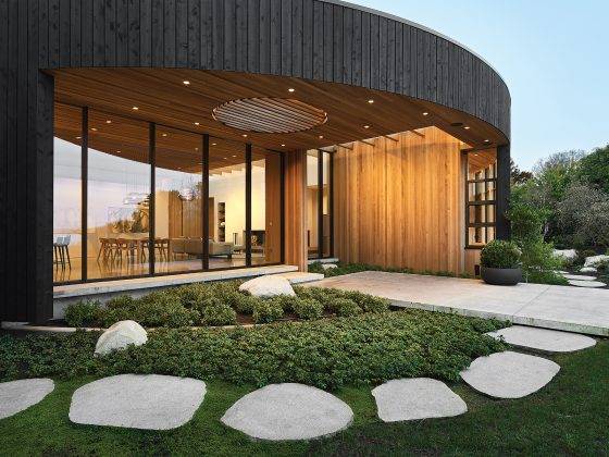 Architect Franc D’Ambrosio creates a puzzle-fit custom build for a curious, almost triangle-shaped lot on a leafy cul-de-sac in Victoria's Uplands neighbourhood.