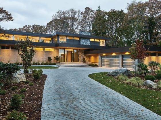 Exterior of the front of a modern Oak Bay build