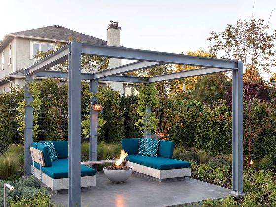 Pro tips for creating an outdoor oasis Summer Issue 2022