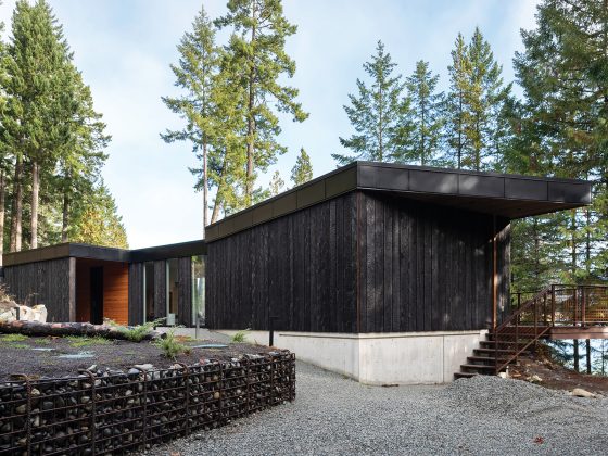 Lakeside Getaway - SPRUCE Summer Issue 2022