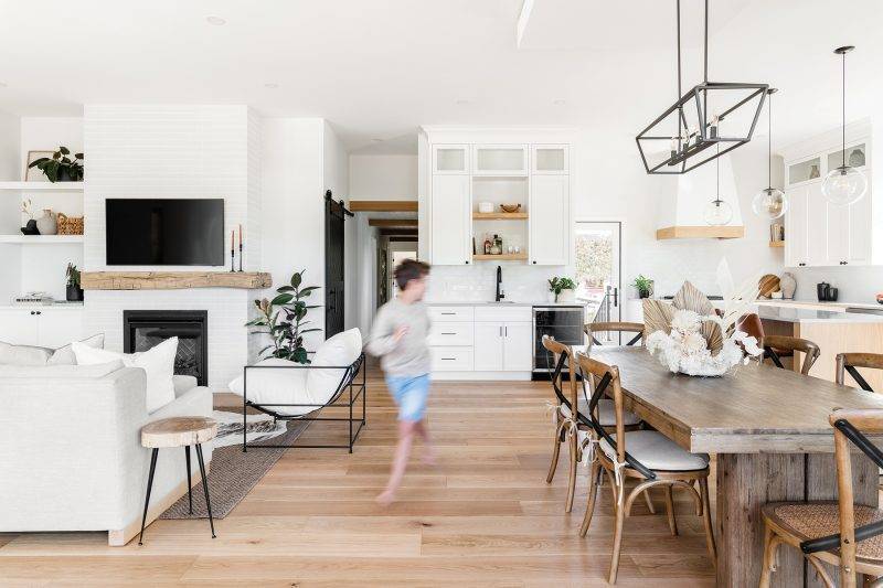 Farmhouse Reimagined - Spruce Winter Reno Issue 2022/2023