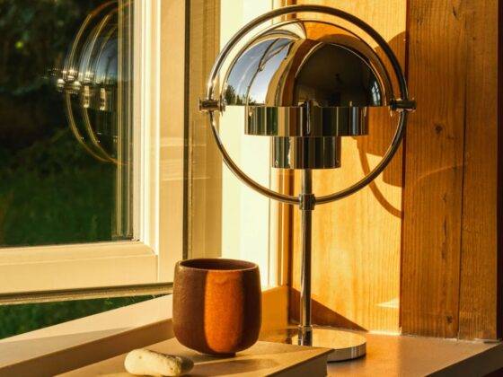 Multi-Lite Portable Lamp features