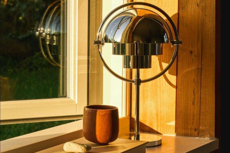 Multi-Lite Portable Lamp features